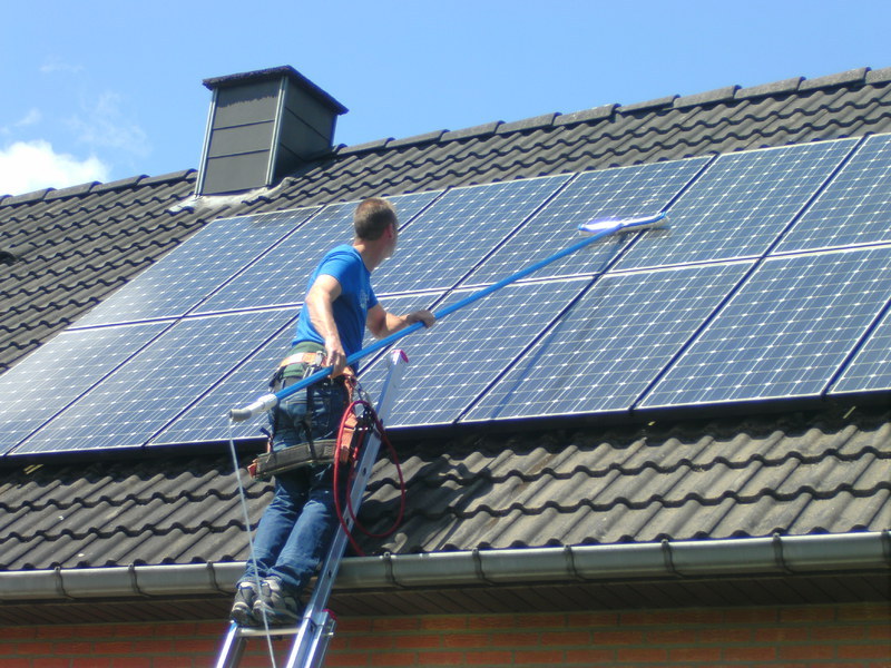 Quand nettoyer les panneaux photovoltaïques ?