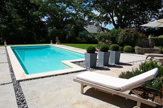 3 aménagements originaux pour décorer votre espace piscine
